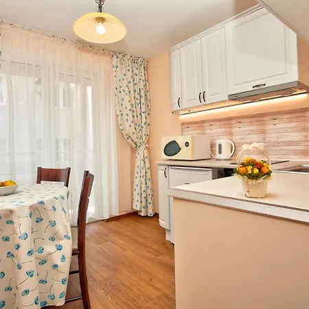 דירה Aurora Oasis - Ac & Lift In Vibrant Downtown By Flat Mаnager