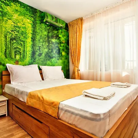 Appartement Aurora Oasis - Ac & Lift In Vibrant Downtown By Flat Mаnager